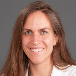 Dr․ Julia Schoen